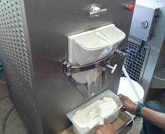 Ice cream maker